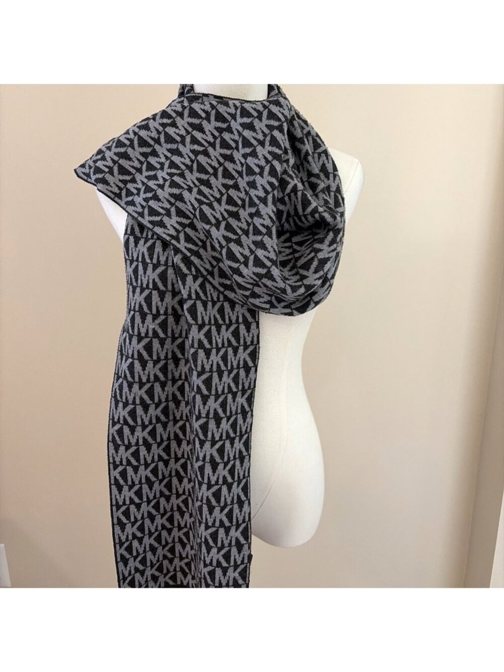 Michael Kors Knit Signature Logo Scarf Grey & Black 9 X 64" Designer Cozy Warm
